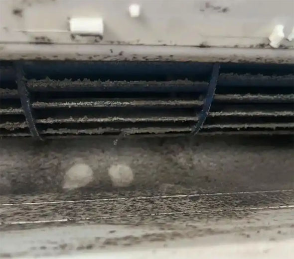 淳安空调吹的风有股烧焦味是怎么回事